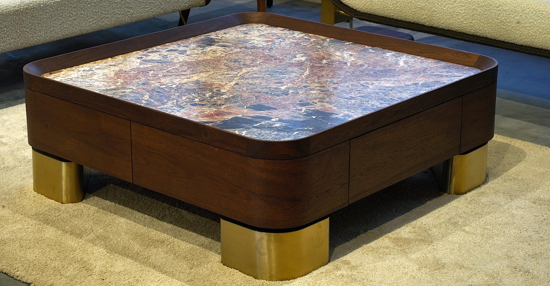 Quadra Center Table